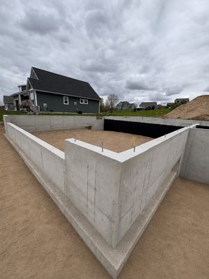 01-foundation-walls.jpg